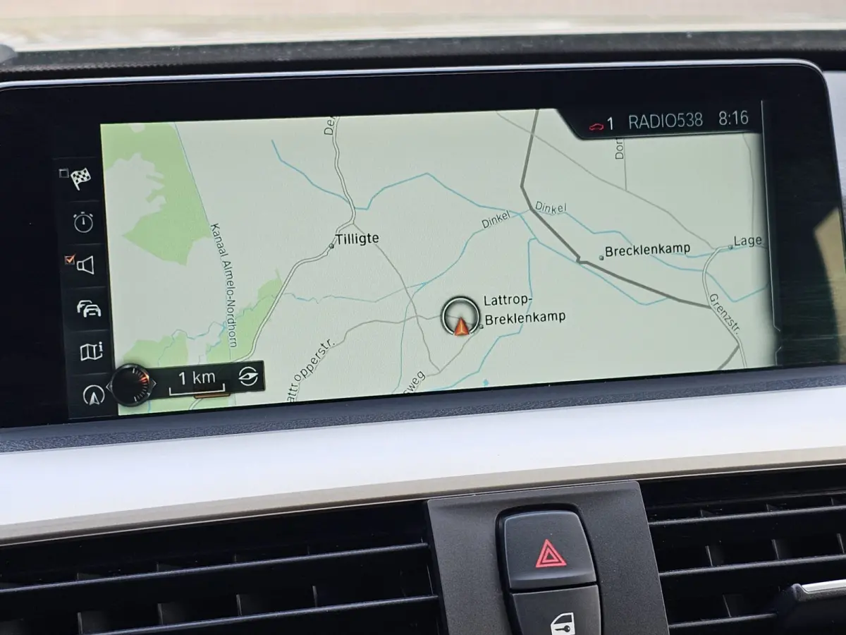 320i Centennial High Executive | Automaat | Navi | Stoelverwarming | LED | Cruise | PDC |