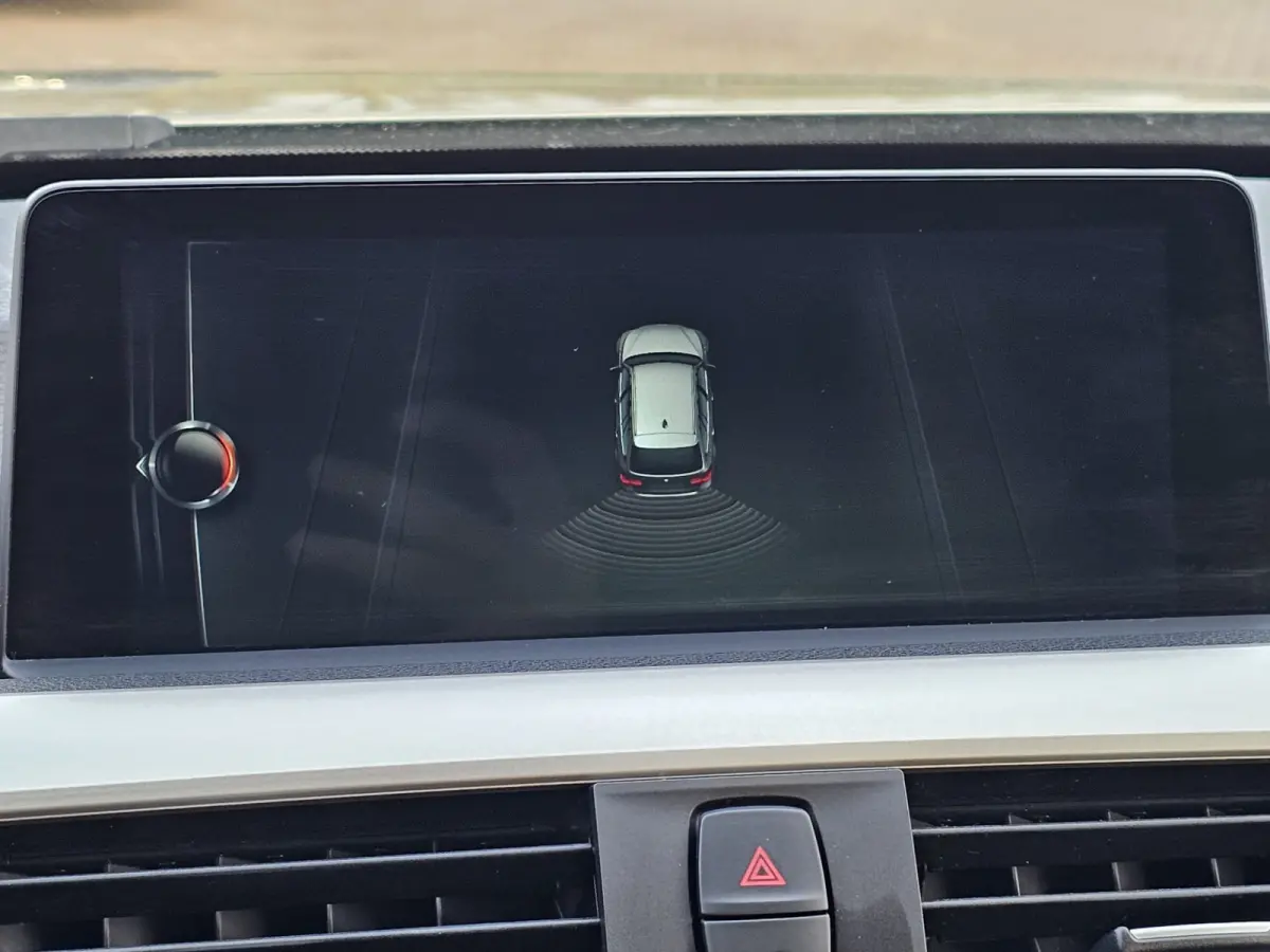 320i Centennial High Executive | Automaat | Navi | Stoelverwarming | LED | Cruise | PDC |