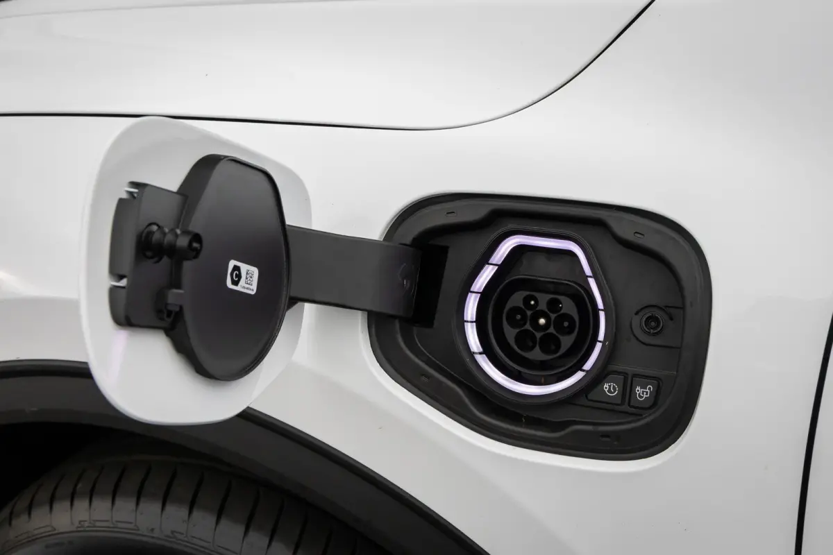 2.5 PHEV Titanium | Electrische trekhaak | 2100kg trekgewicht | Winter-pack | 360 camera | Adaptieve cruise | Dodehoek detectie | Led-verlichting | Keyless | Privacy-glass