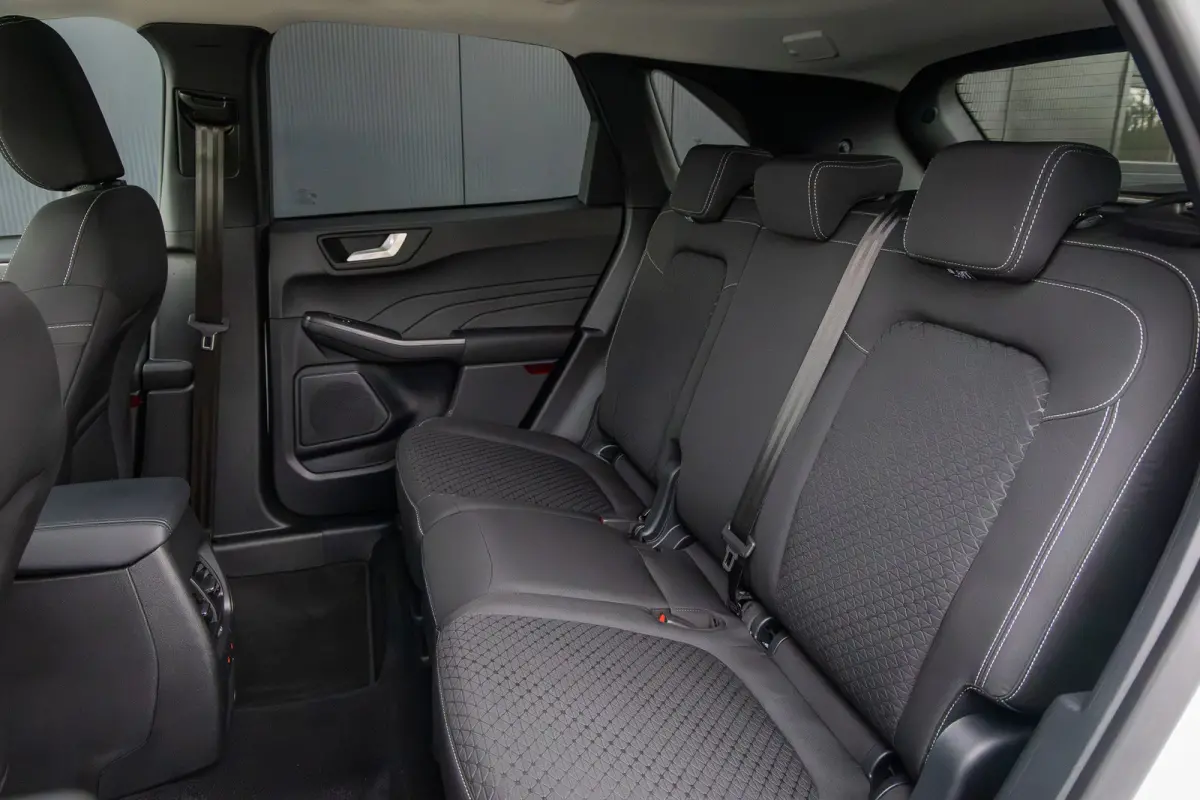 2.5 PHEV Titanium | Electrische trekhaak | 2100kg trekgewicht | Winter-pack | 360 camera | Adaptieve cruise | Dodehoek detectie | Led-verlichting | Keyless | Privacy-glass