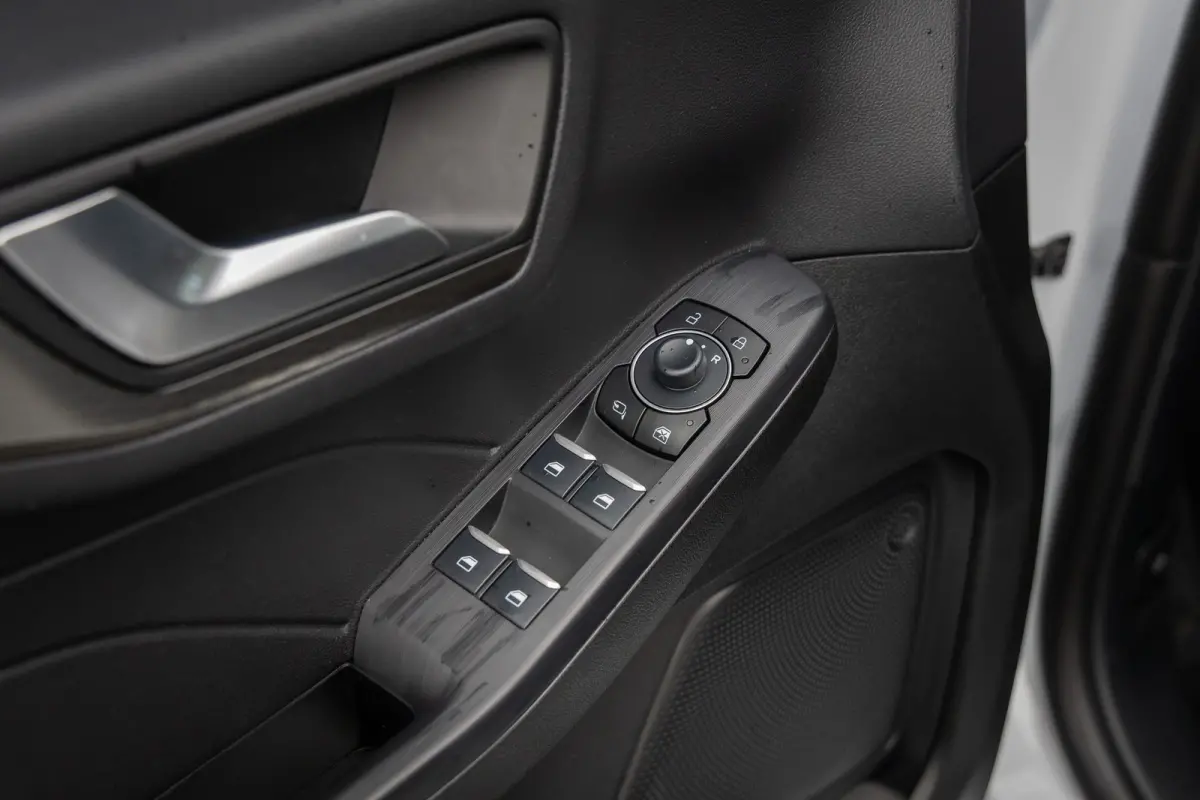 2.5 PHEV Titanium | Electrische trekhaak | 2100kg trekgewicht | Winter-pack | 360 camera | Adaptieve cruise | Dodehoek detectie | Led-verlichting | Keyless | Privacy-glass