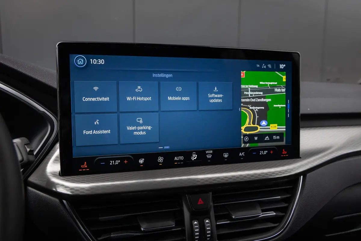2.5 PHEV Titanium | Electrische trekhaak | 2100kg trekgewicht | Winter-pack | 360 camera | Adaptieve cruise | Dodehoek detectie | Led-verlichting | Keyless | Privacy-glass