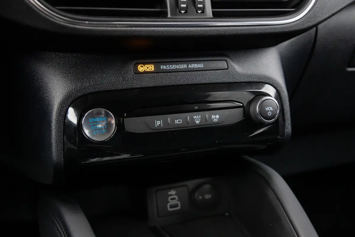 2.5 PHEV Titanium | Electrische trekhaak | 2100kg trekgewicht | Winter-pack | 360 camera | Adaptieve cruise | Dodehoek detectie | Led-verlichting | Keyless | Privacy-glass