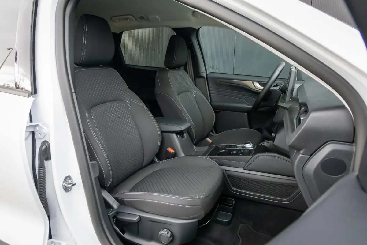 2.5 PHEV Titanium | Electrische trekhaak | 2100kg trekgewicht | Winter-pack | 360 camera | Adaptieve cruise | Dodehoek detectie | Led-verlichting | Keyless | Privacy-glass
