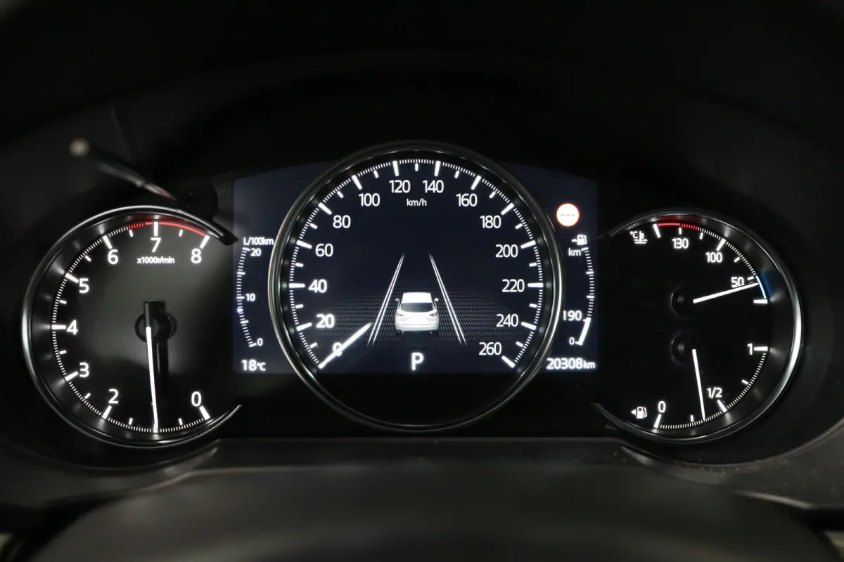 2.0 e-SkyActiv-G M Hybrid 165 Exclusive-Line | Dealer Onderhouden! | Trekhaak | BOSE | HUD | Stoel/Stuurverwarming | 360 Camera | Navigatie | Climate control | LEF | Cruise Adaptive