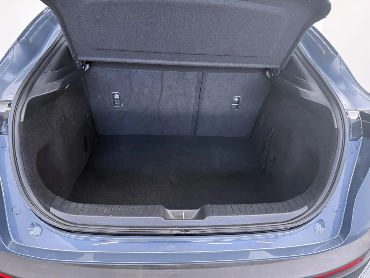 2.0 e-SkyActiv-G M Hybrid Comfort | Lederen Bekl. | Parkeercamera | Navigatie |