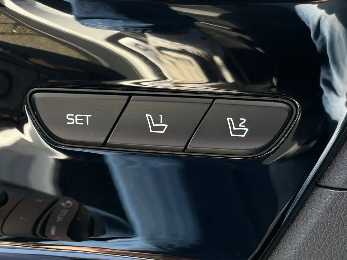 ExecutiveLine 64 kWh WARMTEPOMP SOH100% FASE 3|STOEL+STUURVRM|BLINDSPOT|MEMORY SEAT|ADAPT CRUISE|LANE ASSIST|JBL AUDIO