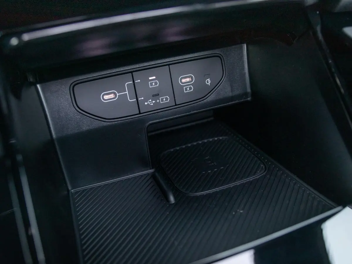 1.6 T-GDi Plug-in Hybrid 4WD ExecutiveLine 7p. l 360 camera l Nappa leder l Head up display l Stoelverwarming en Ventilatie l Bose Premium soundsystem l