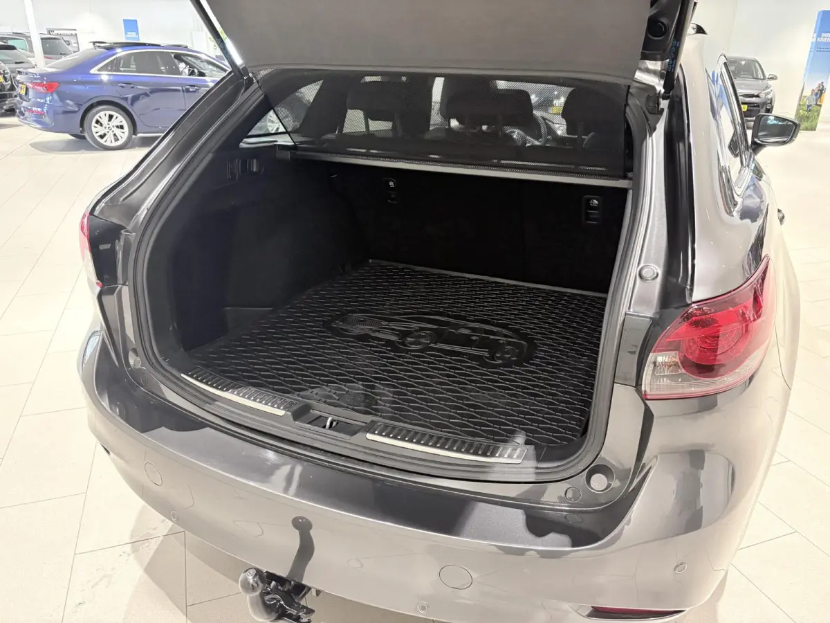 2.5 SkyActiv-G 194 Signature Metaalkleur | Trekhaak | Achterbank verwarmd | Airco | Audio Installatie Premium | Autonomous Emergency Braking | Bluetooth Telefoonverbinding | Cruise Control A