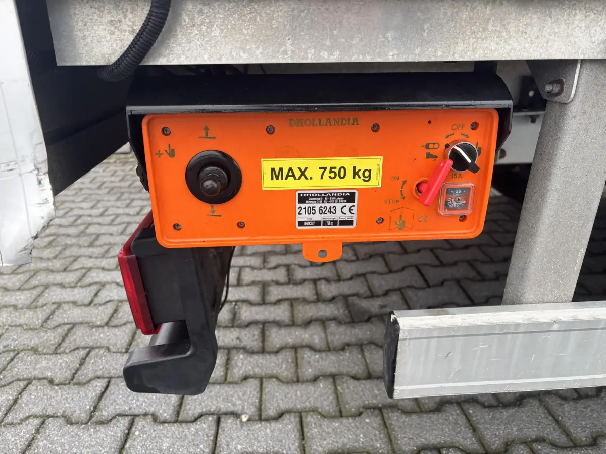 2.0*A/C*LAADKLEP*CAMERA*3-PERS.*BAKWAGEN*CRUISE*