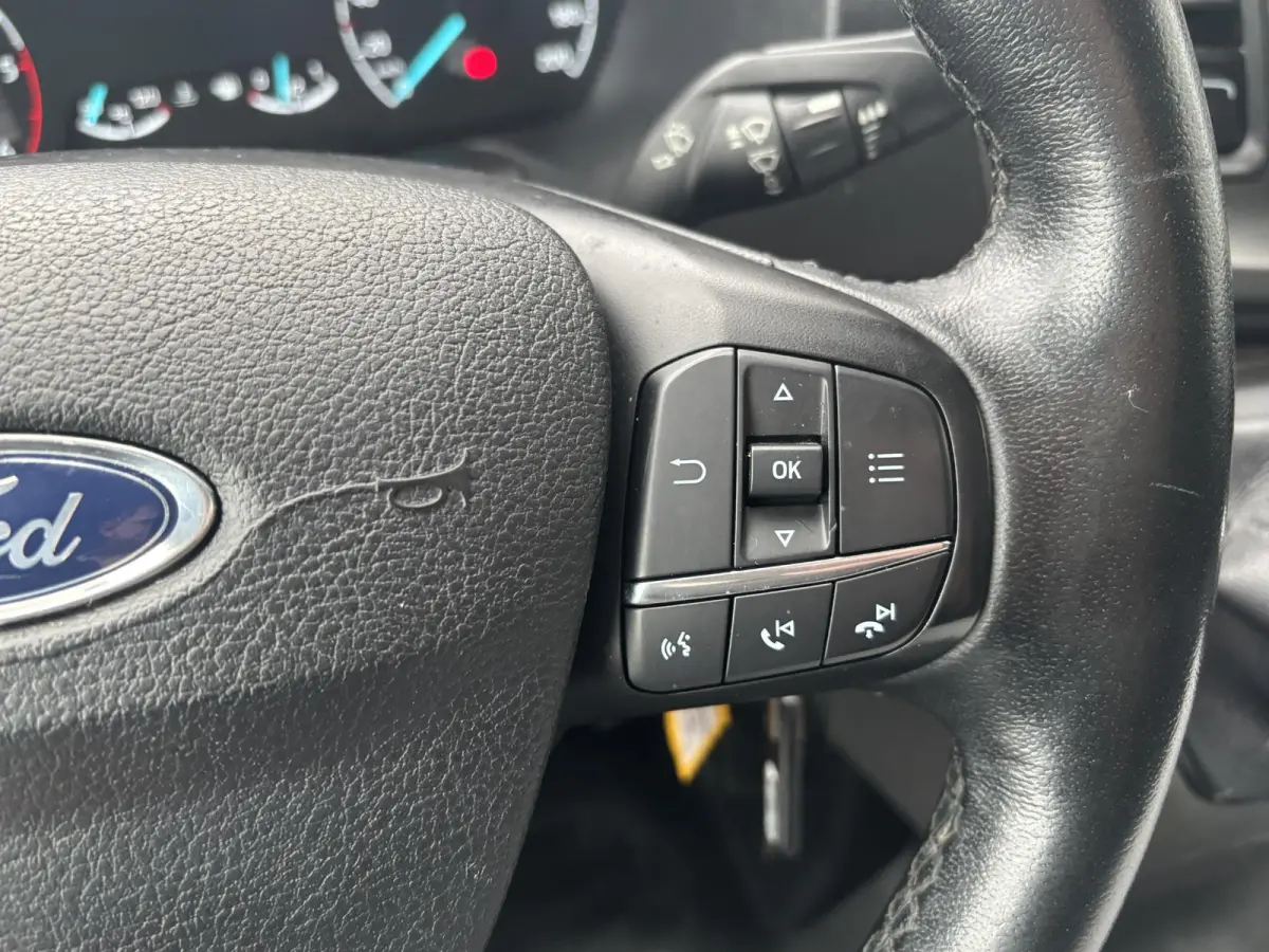 2.0*A/C*LAADKLEP*CAMERA*3-PERS.*BAKWAGEN*CRUISE*