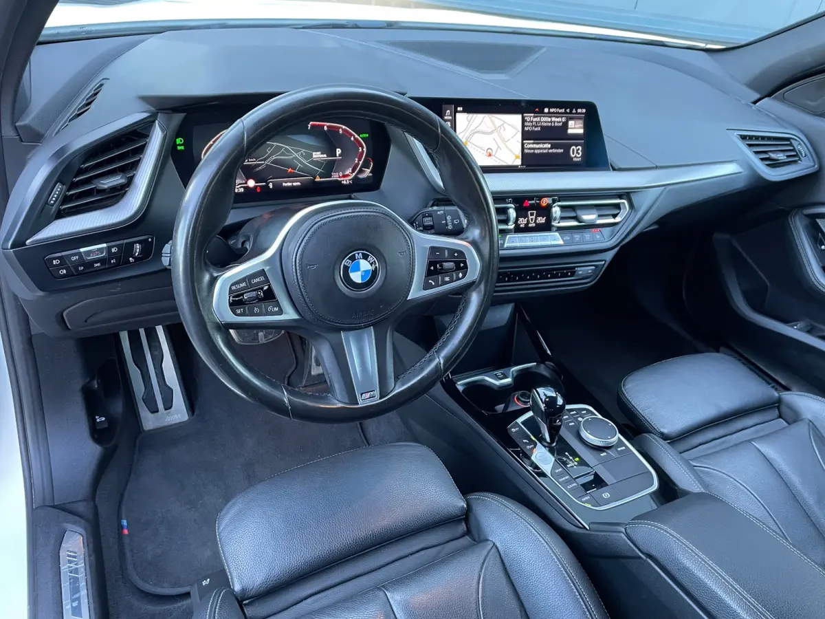 118i Business Edition Plus M-Sport/NL.Auto/Leder/Full Led/Climatronic/Camera/1Ste Eigenaar/Dealer Onderhouden
