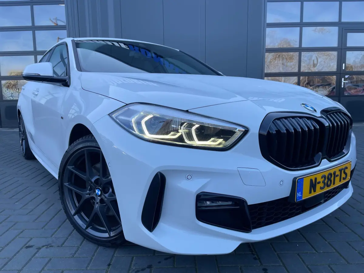 118i Business Edition Plus M-Sport/NL.Auto/Leder/Full Led/Climatronic/Camera/1Ste Eigenaar/Dealer Onderhouden