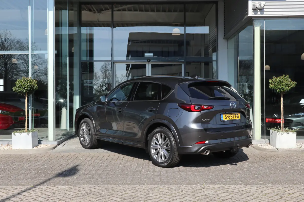 2.0 SkyActiv-G 165 Signature Automaat / Schuifdak / Trekhaak / Leer / 360 Camera