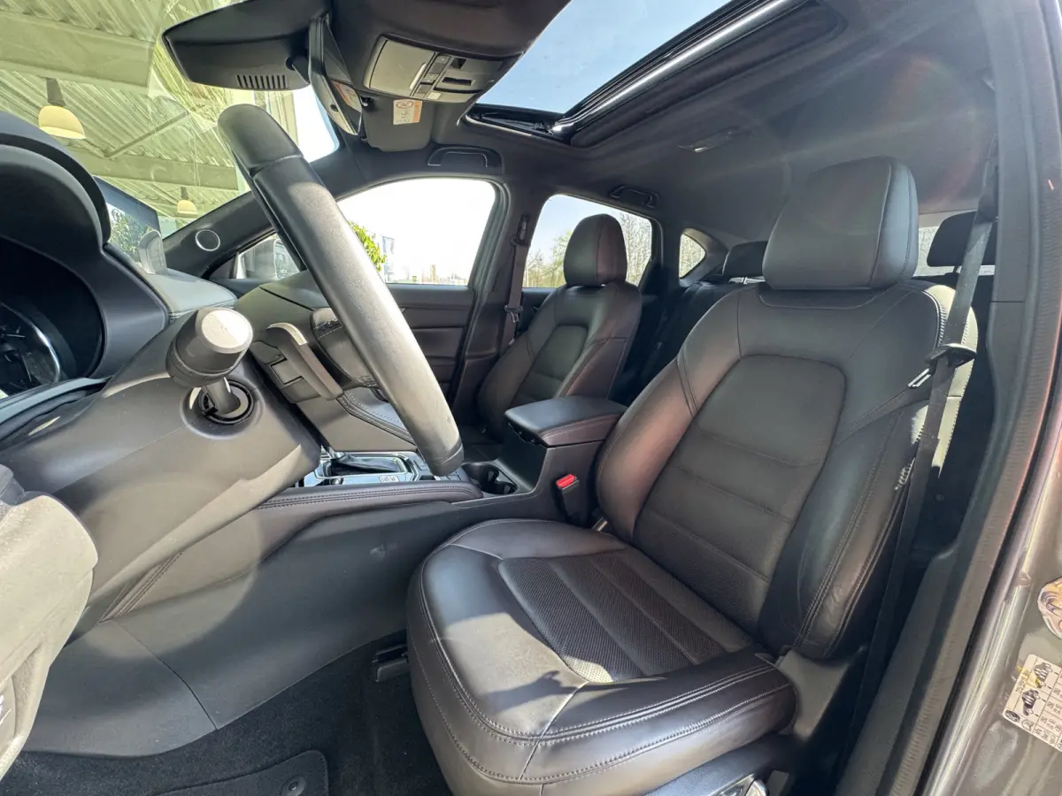 2.0 SkyActiv-G 165 Signature Automaat / Schuifdak / Trekhaak / Leer / 360 Camera