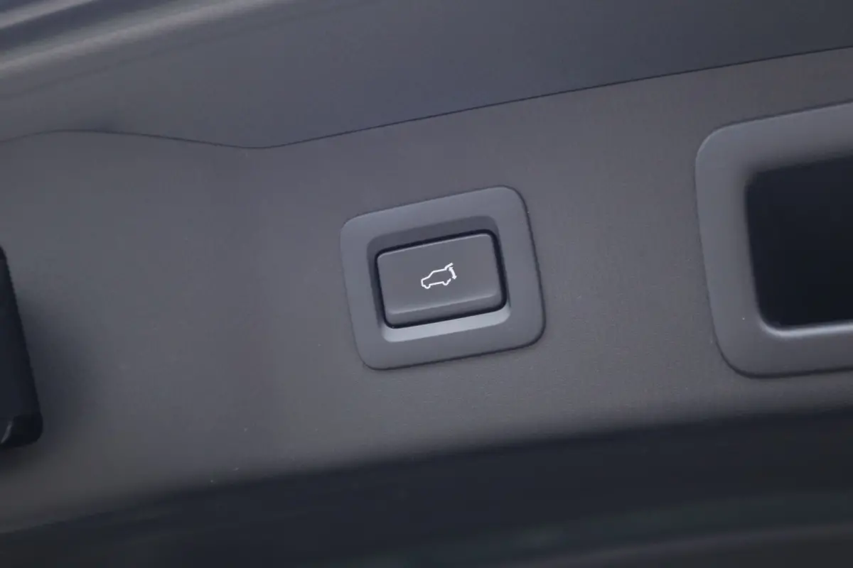 2.0 e-SkyActiv-G M Hybrid 165 Advantage Automaat / 360 Camera / Trekhaak / Navi / Clima / Cruise