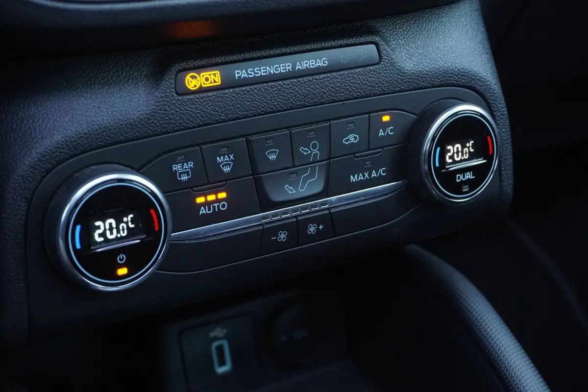 1.5 EcoBoost Active X Business / Pano-dak / 1EIG / Led / Navi / 17"LMV / ORIG-NL / = ZOMER AKTIE