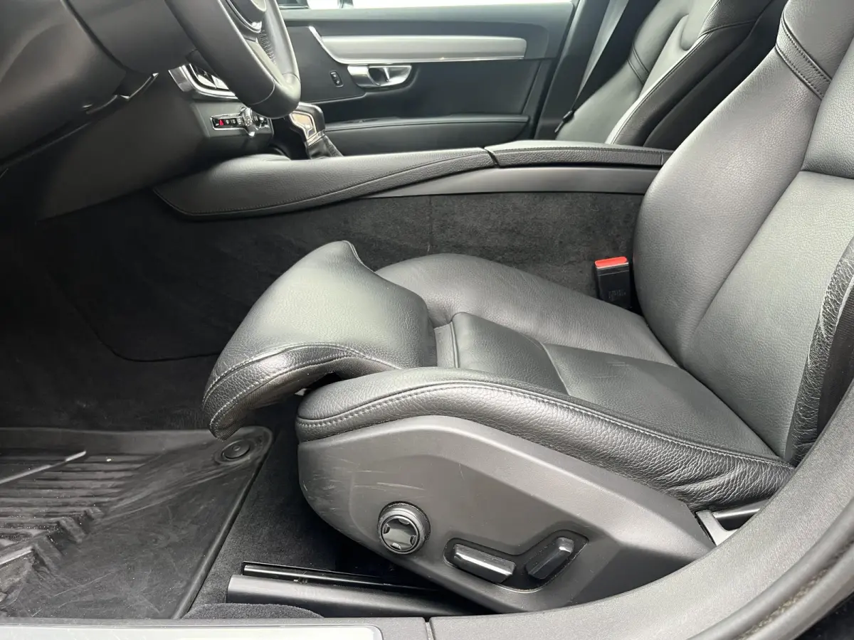 2.0 T4 Inscription | Navi/Camera/Adapt.Cruise/Clima/Afn.Trekhaak/Apple CarPlay-Android Auto