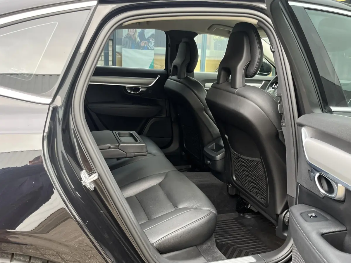 2.0 T4 Inscription | Navi/Camera/Adapt.Cruise/Clima/Afn.Trekhaak/Apple CarPlay-Android Auto