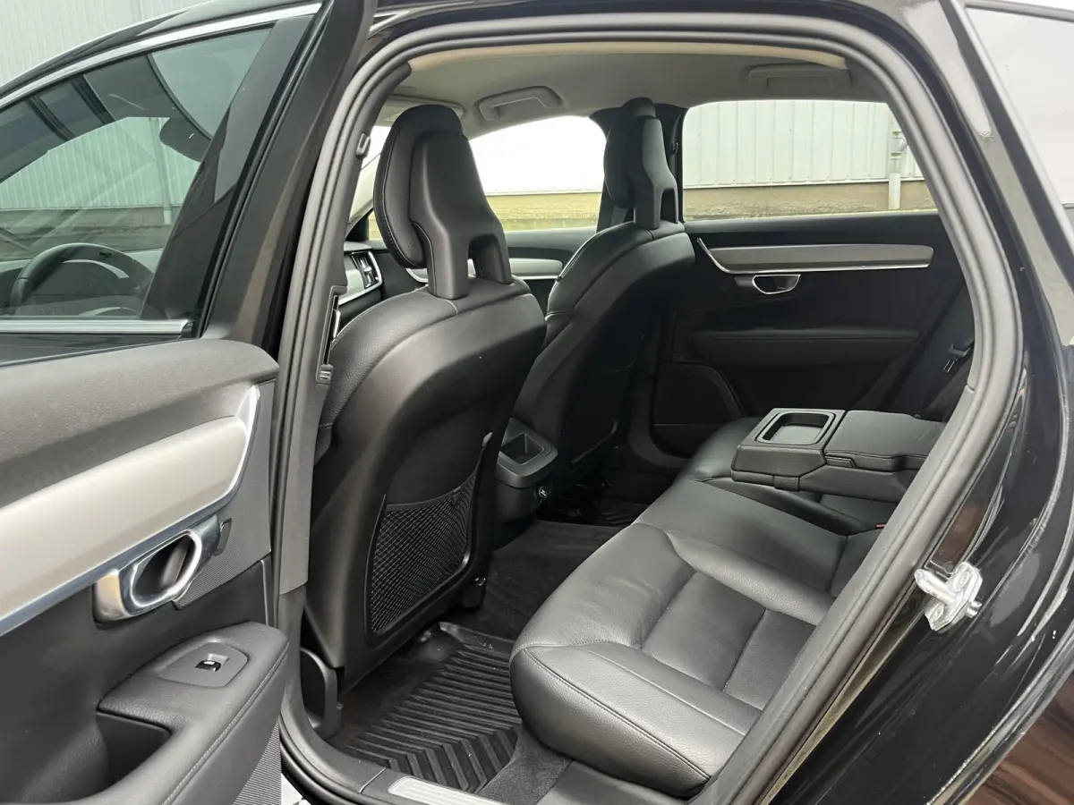 2.0 T4 Inscription | Navi/Camera/Adapt.Cruise/Clima/Afn.Trekhaak/Apple CarPlay-Android Auto