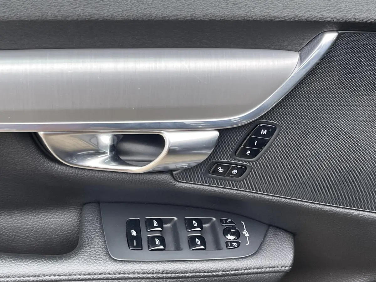 2.0 T4 Inscription | Navi/Camera/Adapt.Cruise/Clima/Afn.Trekhaak/Apple CarPlay-Android Auto