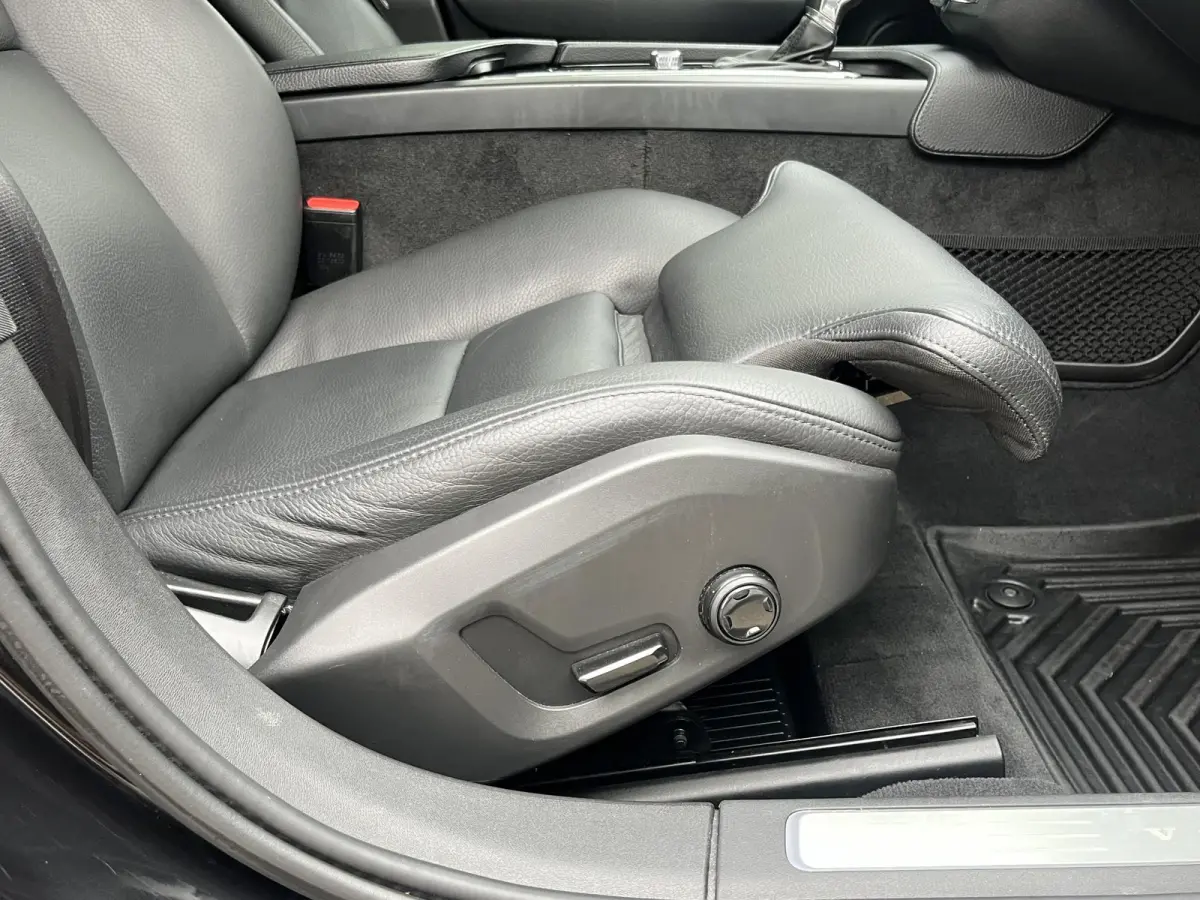 2.0 T4 Inscription | Navi/Camera/Adapt.Cruise/Clima/Afn.Trekhaak/Apple CarPlay-Android Auto