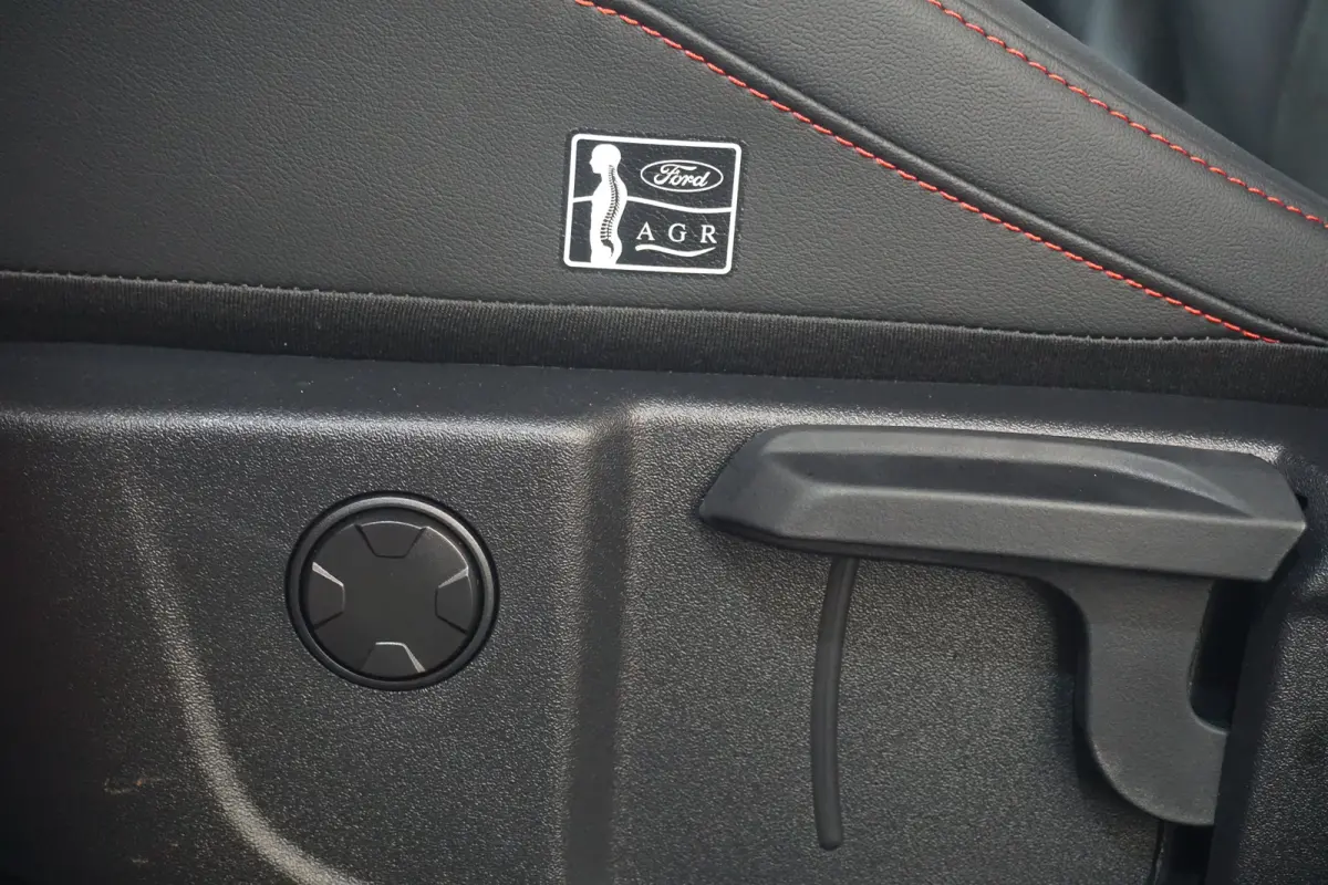 1.0 EcoBoost ST 170pk Automaat Demo-Deal | Pano Dak | Winter Pakket | Adaptive Cruise | BLIS | Elektrische Achterklep | Achteruitrijcamera | Apple Carplay/Android Auto|telefoonintegratie pre