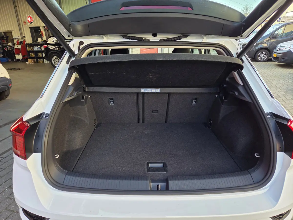 1.5 TSI Style Business Automaat/ Elektrische achterklep/ Stoel+Stuurverwarming/ Navigatie/ Rijklaarprijs!