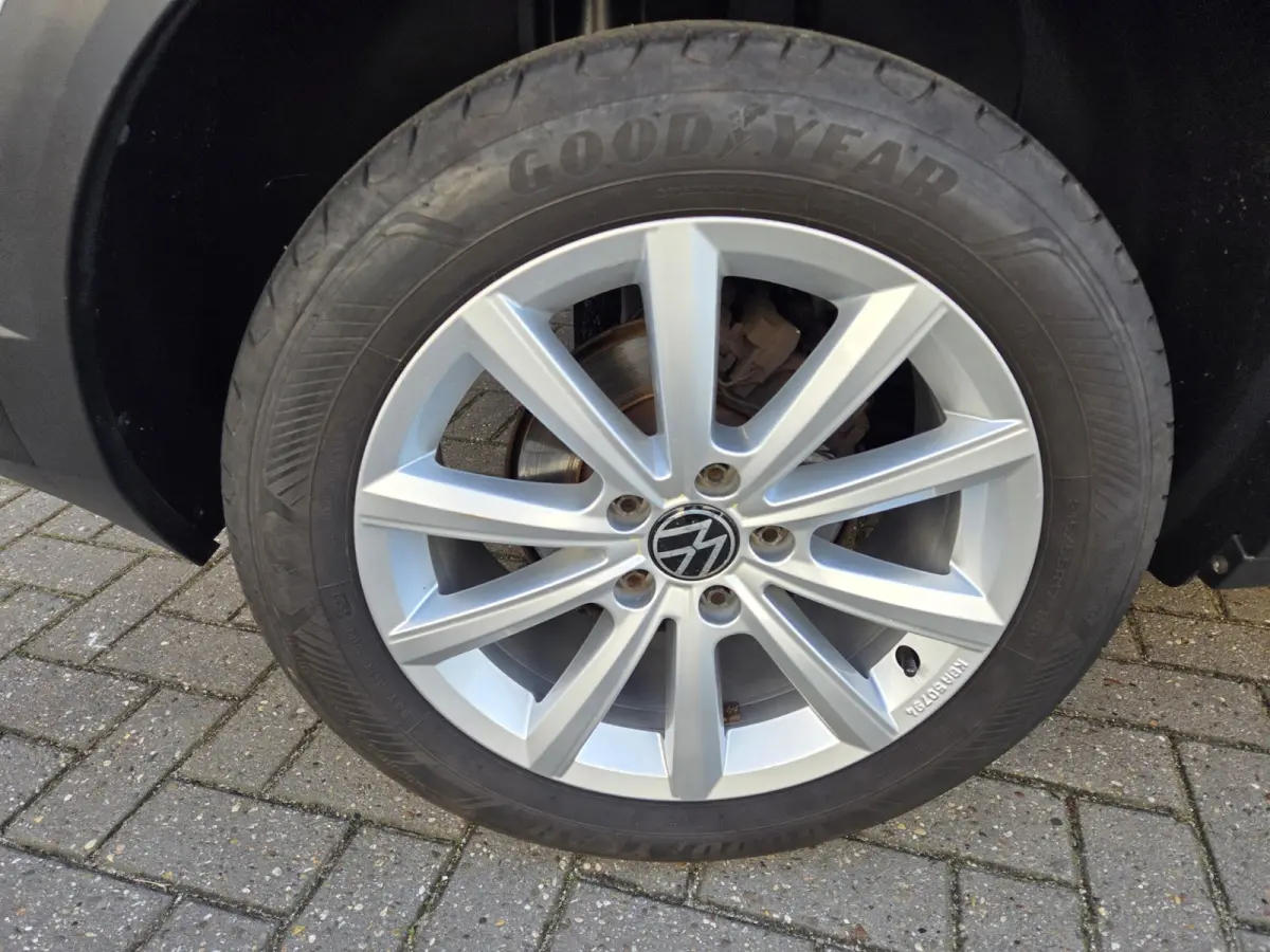 1.5 TSI Style Business Automaat/ Elektrische achterklep/ Stoel+Stuurverwarming/ Navigatie/ Rijklaarprijs!