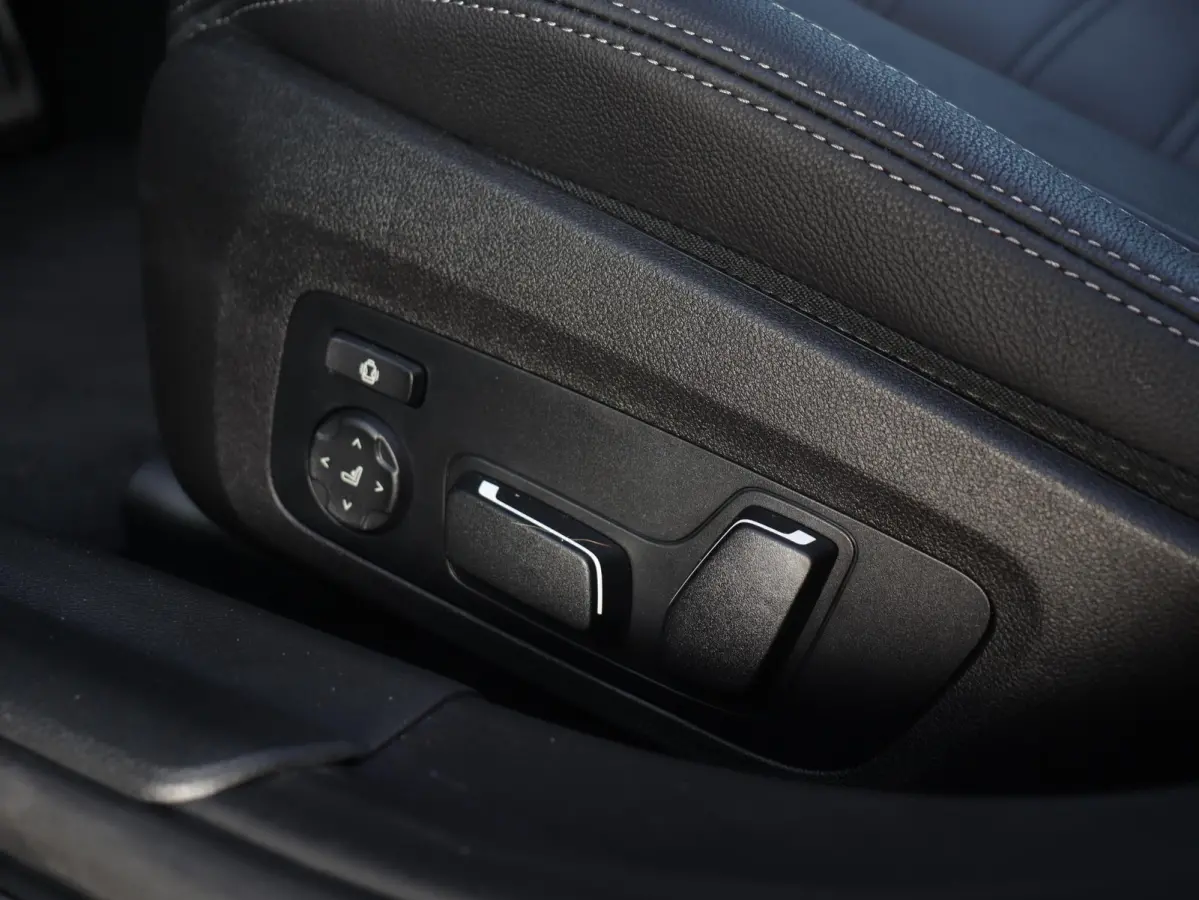 330e | M Sportpakket Pro | Panodak | Head-Up | Adaptive Cruise Control | Trekhaak | Harman Kardon | Elektr. Stoelen | Comfort Access | Driving Assistant | SOH 100% | 19'' LMV