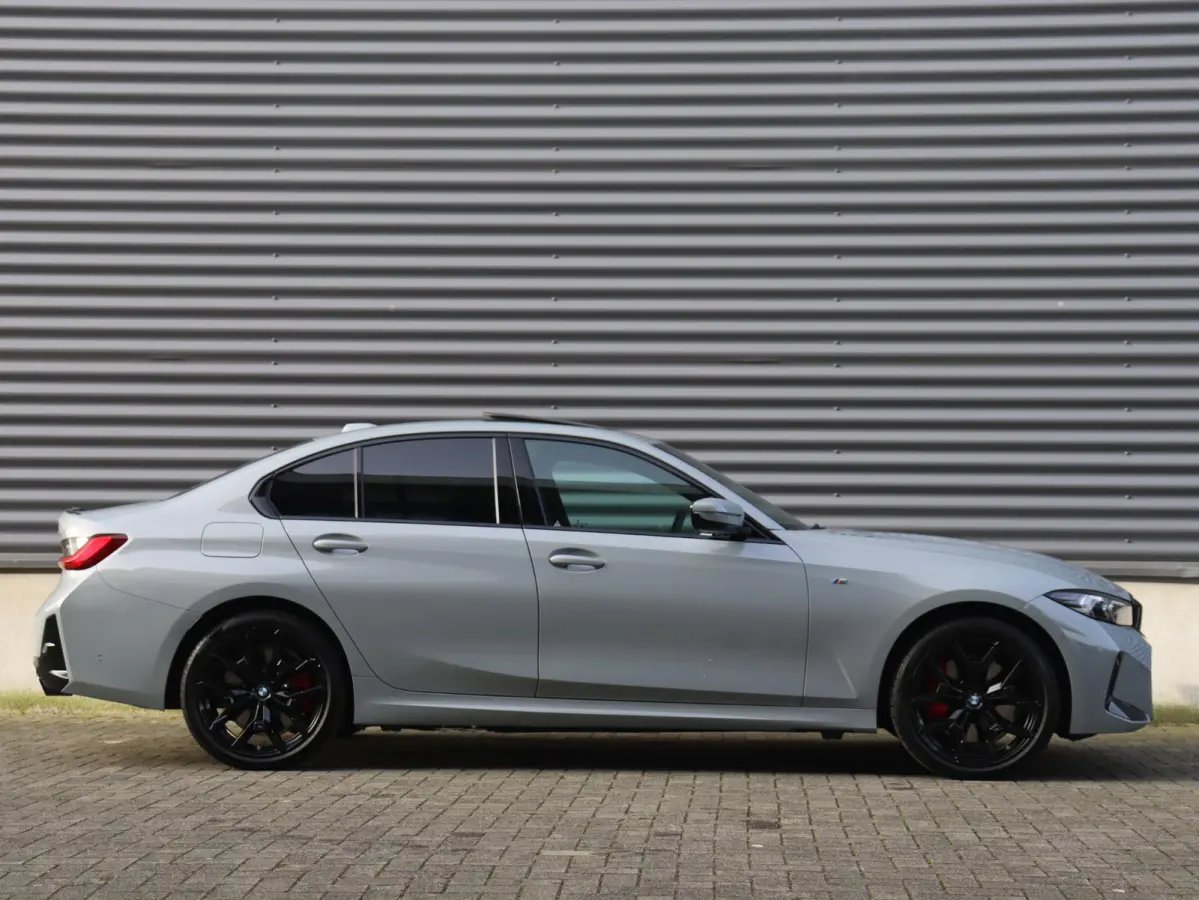 330e | M Sportpakket Pro | Panodak | Head-Up | Adaptive Cruise Control | Trekhaak | Harman Kardon | Elektr. Stoelen | Comfort Access | Driving Assistant | SOH 100% | 19'' LMV