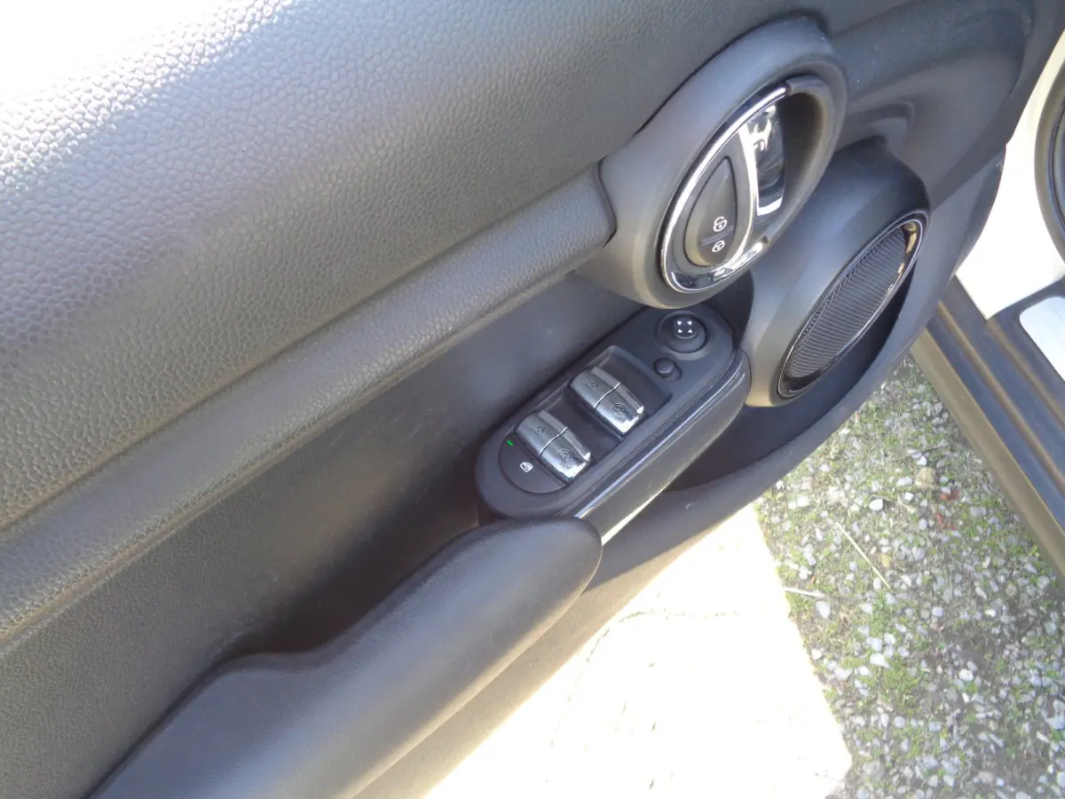1.5 One First Airco, Navigatie, Carplay, LM velgen 17 inch