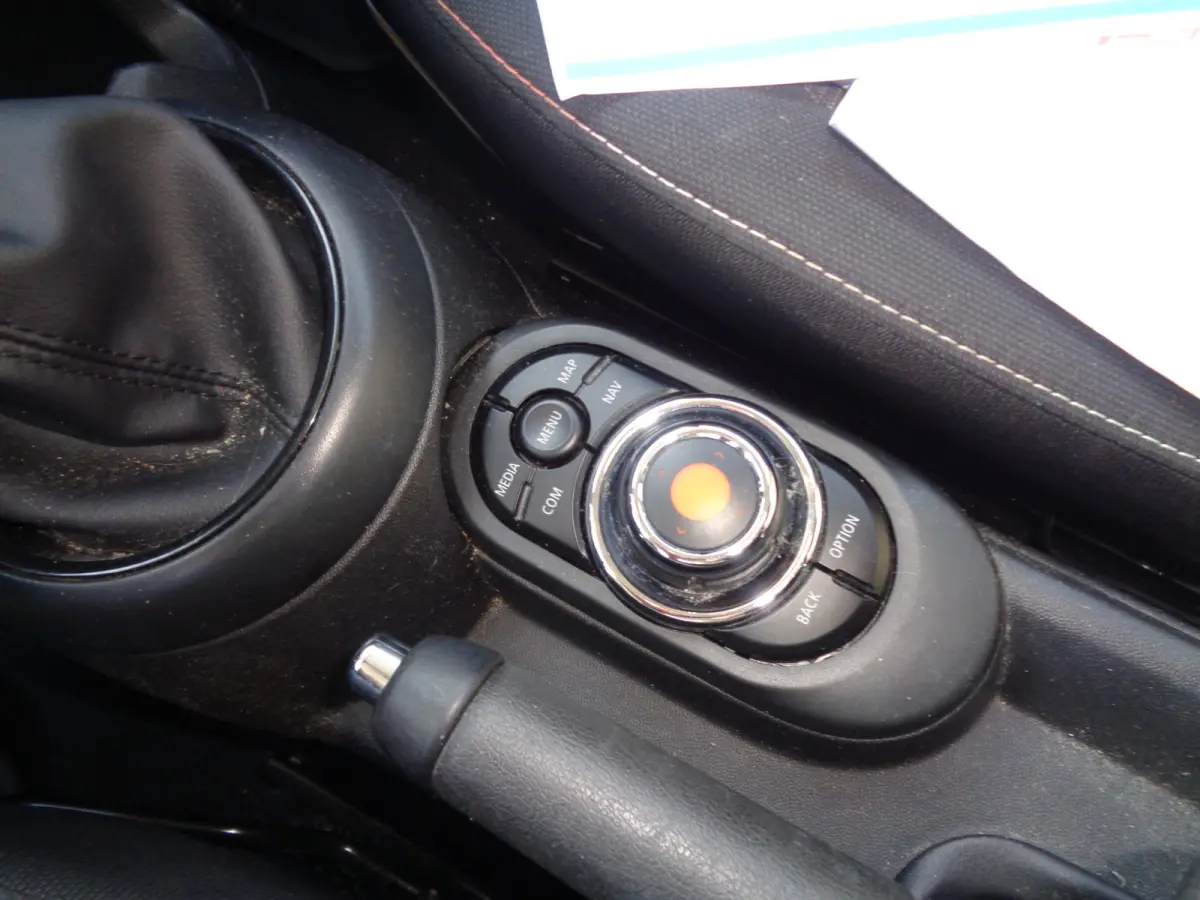 1.5 One First Airco, Navigatie, Carplay, LM velgen 17 inch