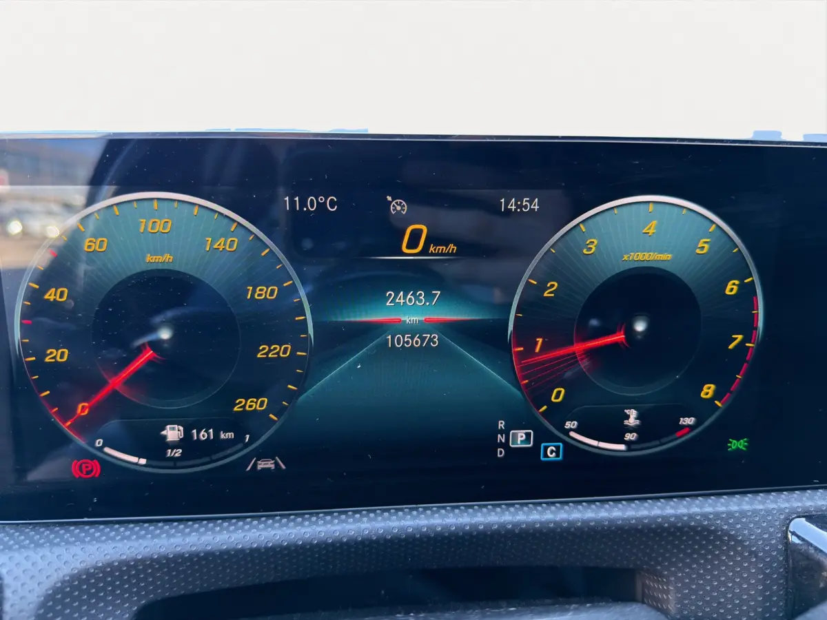 180 Business Solution AMG Widescreen | Matrix LED | Achteruitrijcamera | Apple Carplay/Android Auto | Extra getint glas | Stoelverwarming |