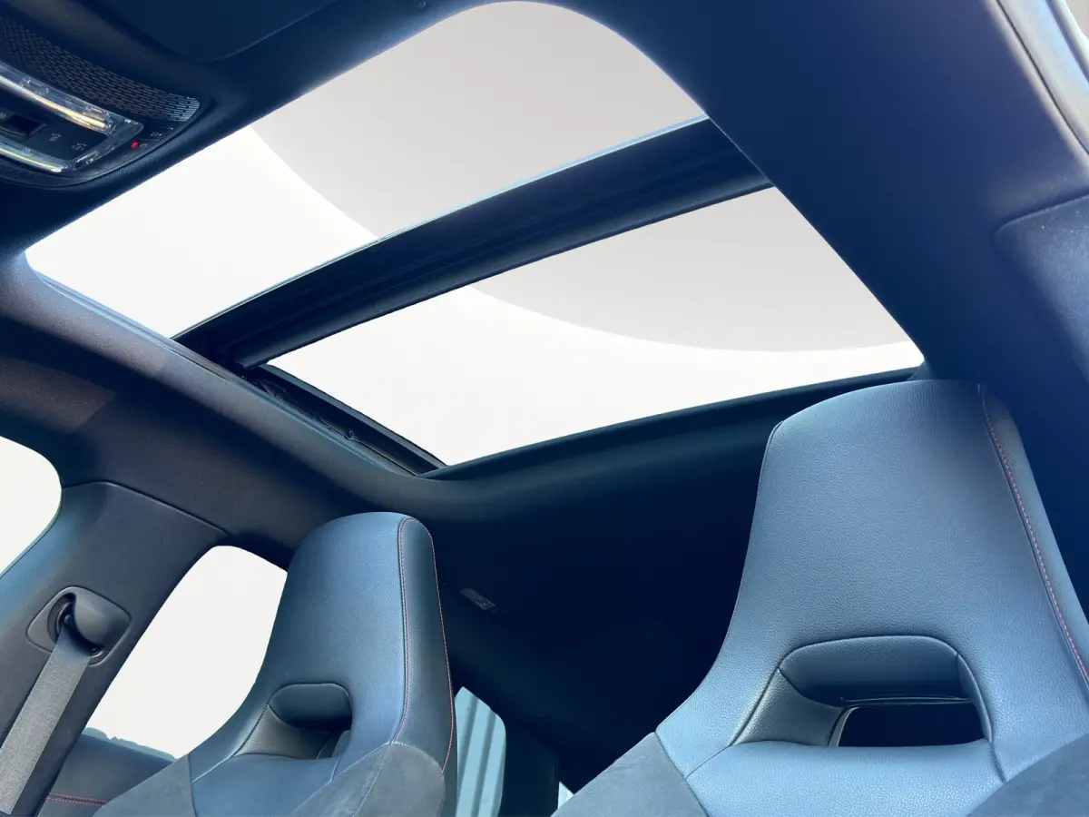 180 Business Solution AMG Widescreen | Matrix LED | Achteruitrijcamera | Apple Carplay/Android Auto | Extra getint glas | Stoelverwarming |