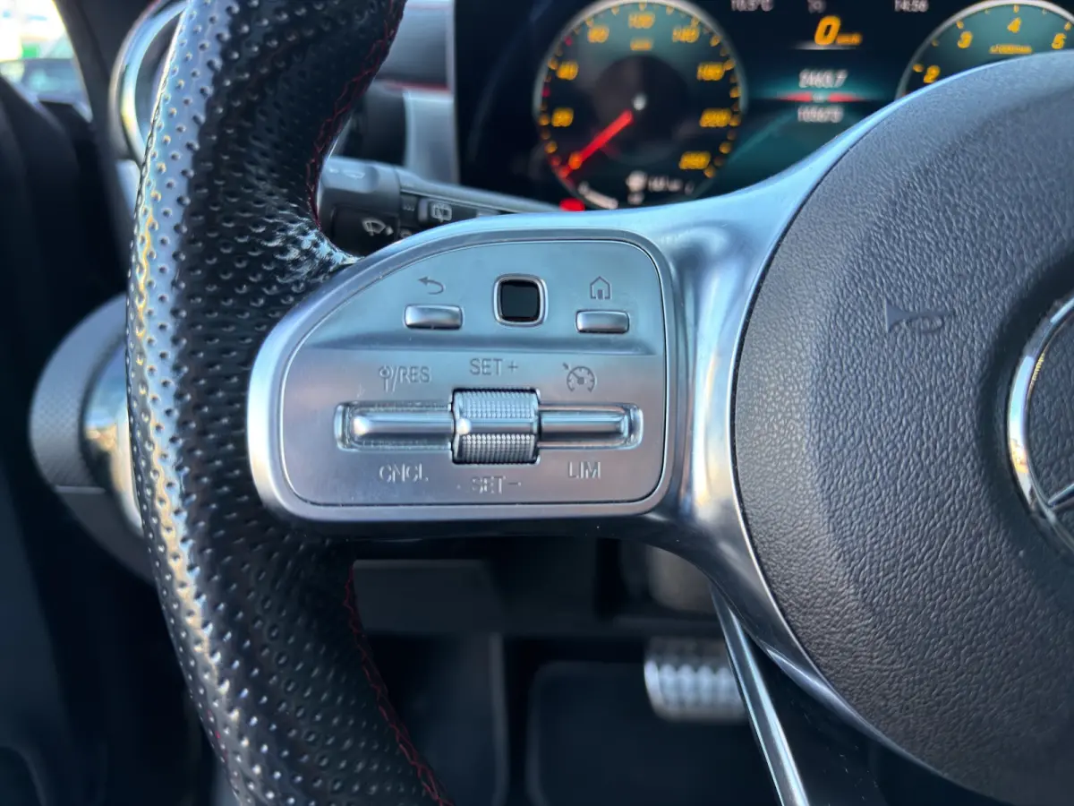180 Business Solution AMG Widescreen | Matrix LED | Achteruitrijcamera | Apple Carplay/Android Auto | Extra getint glas | Stoelverwarming |