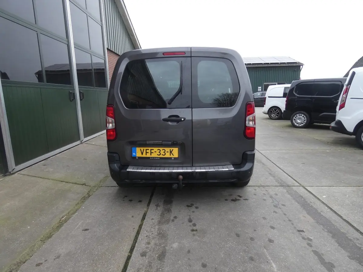 1.5 BlueHDI Club * navi/camera* 3 zits*