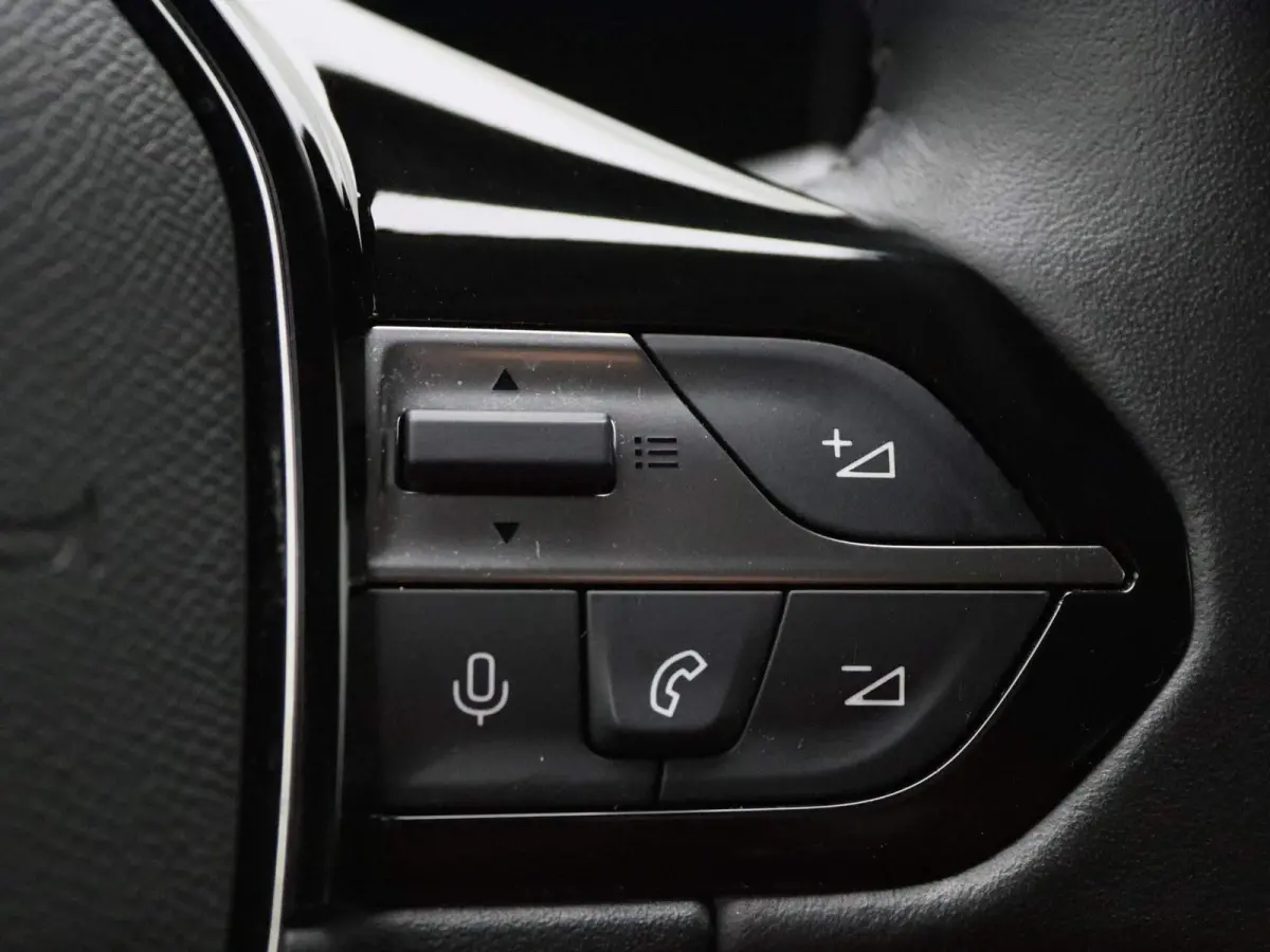 1.5 BlueHDi Allure Pack Business AUTOMAAT | Half-Leder | Apple Carplay / Android Auto | 360 Camera | Dodehoekdetectie | Led-Koplampen | Sfeerverlichting | Keyless | Adaptieve Cruise Control 