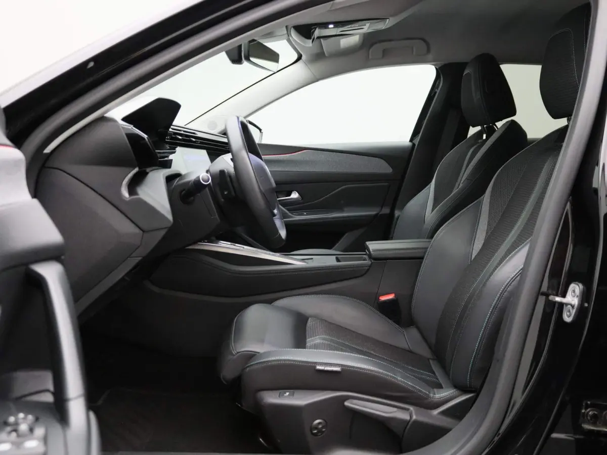 1.5 BlueHDi Allure Pack Business AUTOMAAT | Half-Leder | Apple Carplay / Android Auto | 360 Camera | Dodehoekdetectie | Led-Koplampen | Sfeerverlichting | Keyless | Adaptieve Cruise Control 