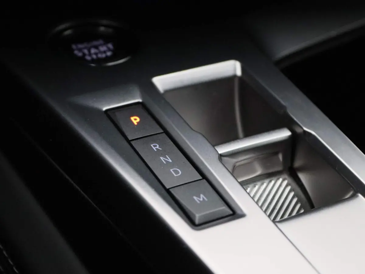 1.5 BlueHDi Allure Pack Business AUTOMAAT | Half-Leder | Apple Carplay / Android Auto | 360 Camera | Dodehoekdetectie | Led-Koplampen | Sfeerverlichting | Keyless | Adaptieve Cruise Control 