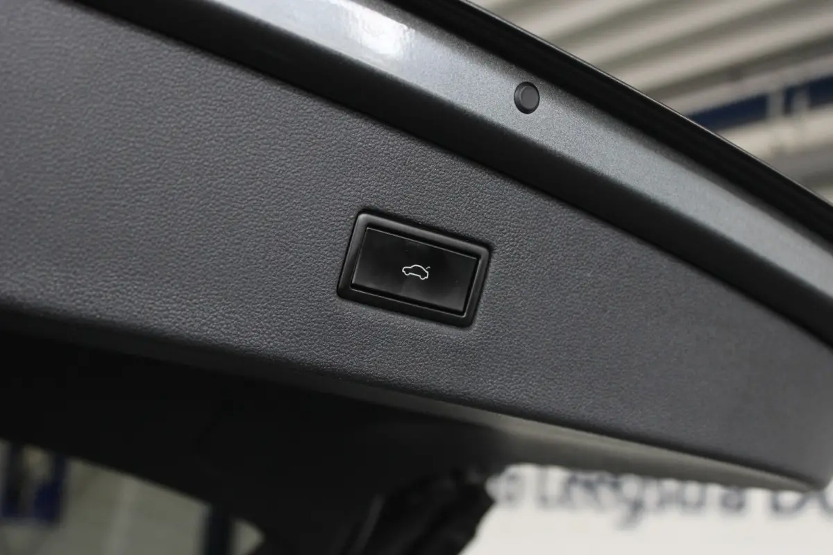 1.4 TSI Comfortline Business 7-persoons | Trekhaak | LED Matrix | Adapt. Cruise | Carplay | Navi | 18" LMV | PDC V+A