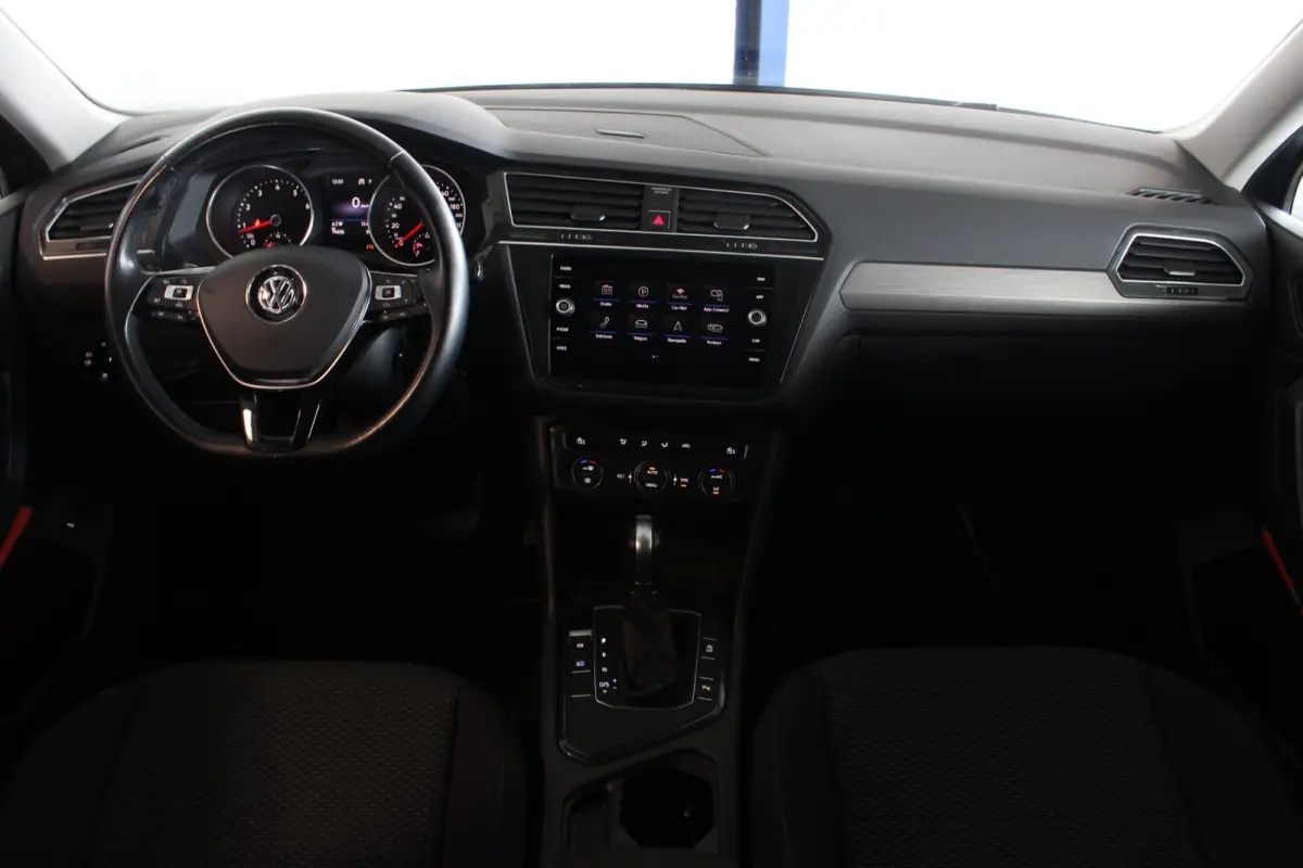 1.4 TSI Comfortline Business 7-persoons | Trekhaak | LED Matrix | Adapt. Cruise | Carplay | Navi | 18" LMV | PDC V+A