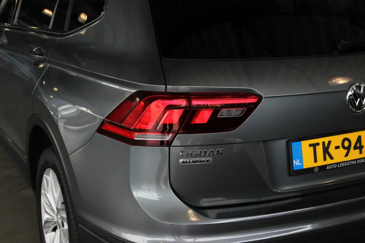 1.4 TSI Comfortline Business 7-persoons | Trekhaak | LED Matrix | Adapt. Cruise | Carplay | Navi | 18" LMV | PDC V+A