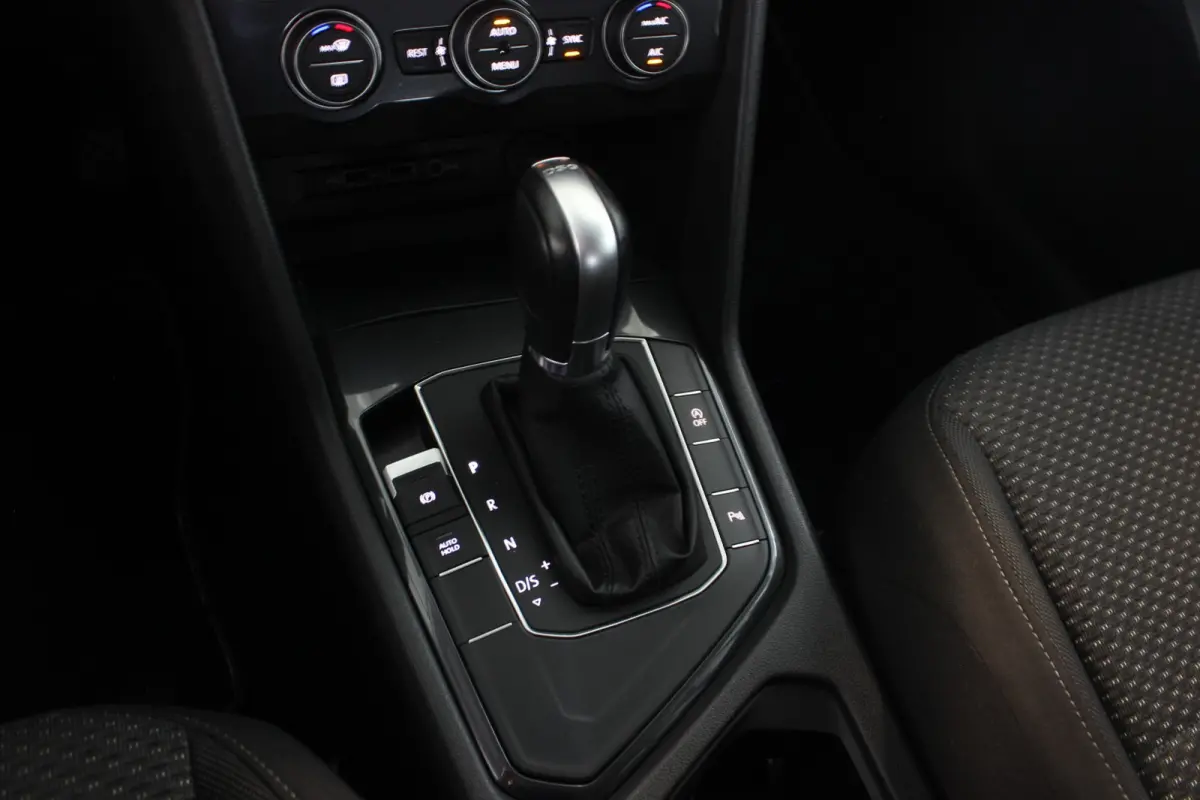 1.4 TSI Comfortline Business 7-persoons | Trekhaak | LED Matrix | Adapt. Cruise | Carplay | Navi | 18" LMV | PDC V+A