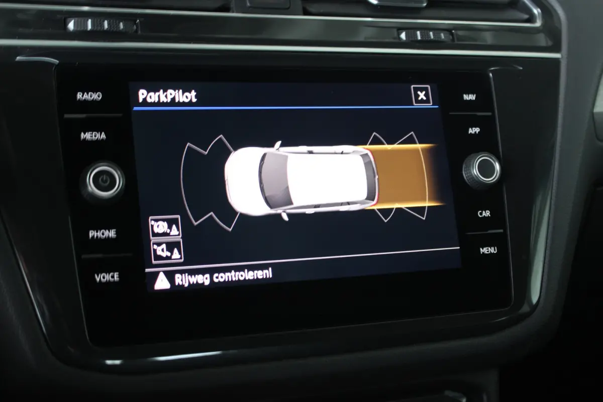 1.4 TSI Comfortline Business 7-persoons | Trekhaak | LED Matrix | Adapt. Cruise | Carplay | Navi | 18" LMV | PDC V+A