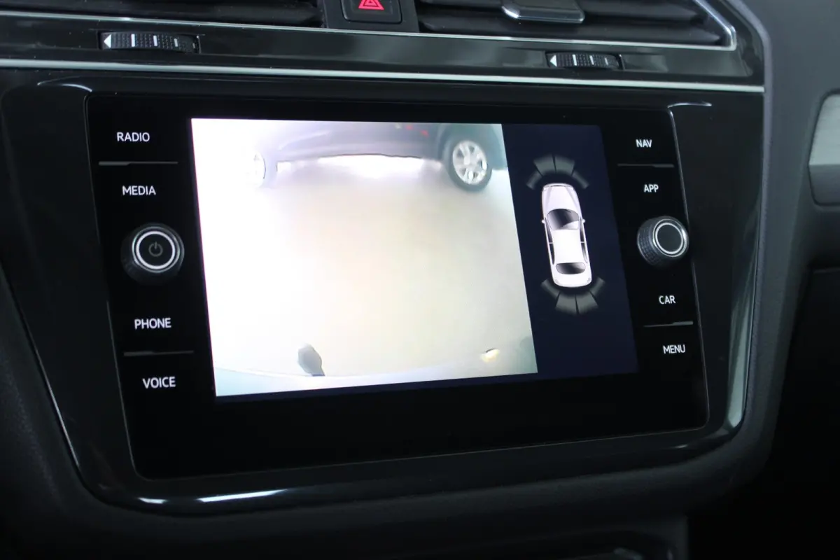 1.4 TSI Comfortline Business 7-persoons | Trekhaak | LED Matrix | Adapt. Cruise | Carplay | Navi | 18" LMV | PDC V+A