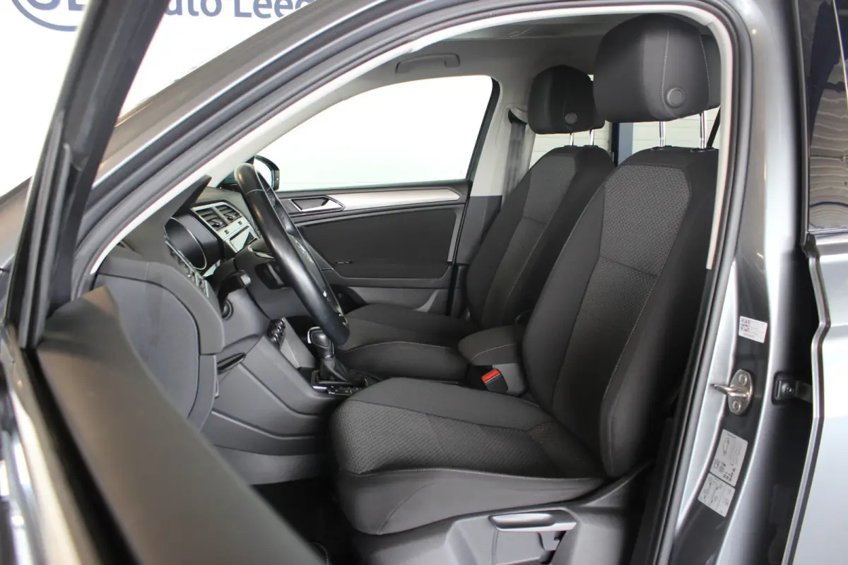 1.4 TSI Comfortline Business 7-persoons | Trekhaak | LED Matrix | Adapt. Cruise | Carplay | Navi | 18" LMV | PDC V+A