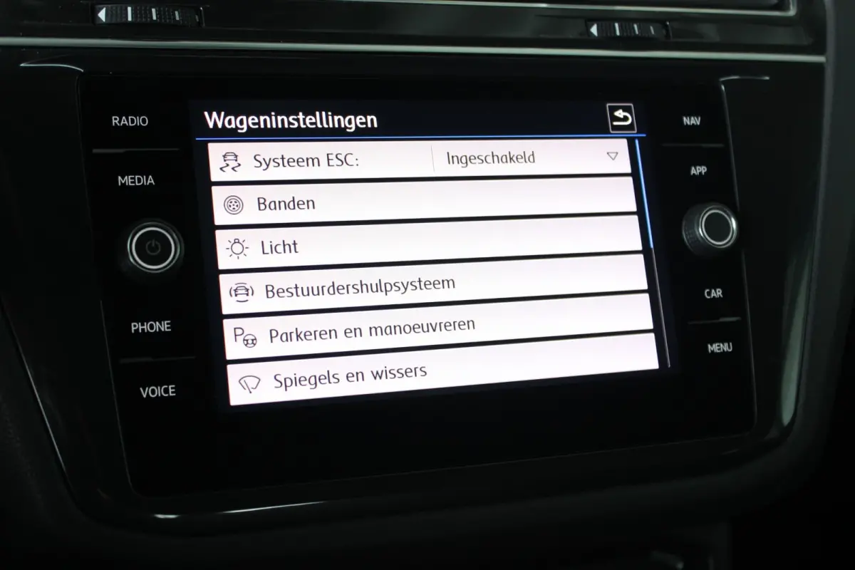 1.4 TSI Comfortline Business 7-persoons | Trekhaak | LED Matrix | Adapt. Cruise | Carplay | Navi | 18" LMV | PDC V+A
