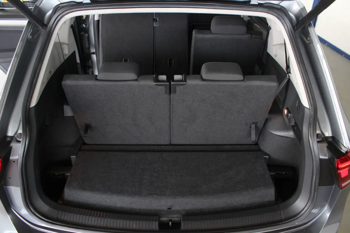 1.4 TSI Comfortline Business 7-persoons | Trekhaak | LED Matrix | Adapt. Cruise | Carplay | Navi | 18" LMV | PDC V+A