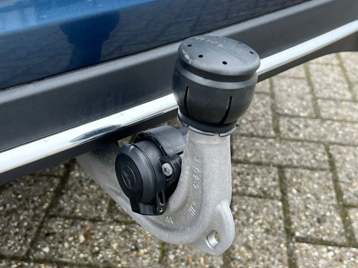 250e AUT8 Premium LEDER SFEER KEY-LESS GO MULTIBEAM 360-CAMERA TREKHAAK